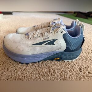 Altra Timp 5 women’s 7.5 gray blue trail runners hiking shoe